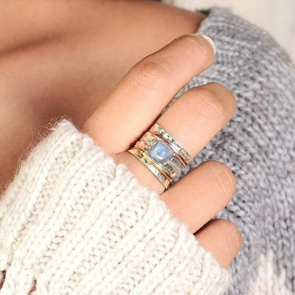 Anillo de meditación ancho con piedra luna