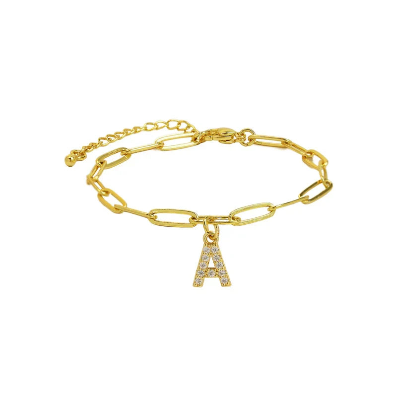 Pulsera minimalista con letra | Oro