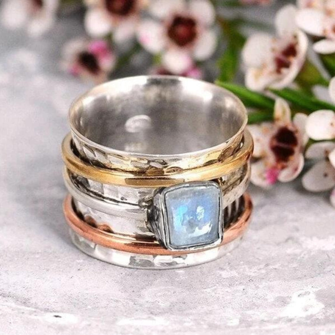 Anillo de meditación ancho con piedra luna