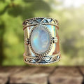 Anillo bohemio ancho con piedra luna