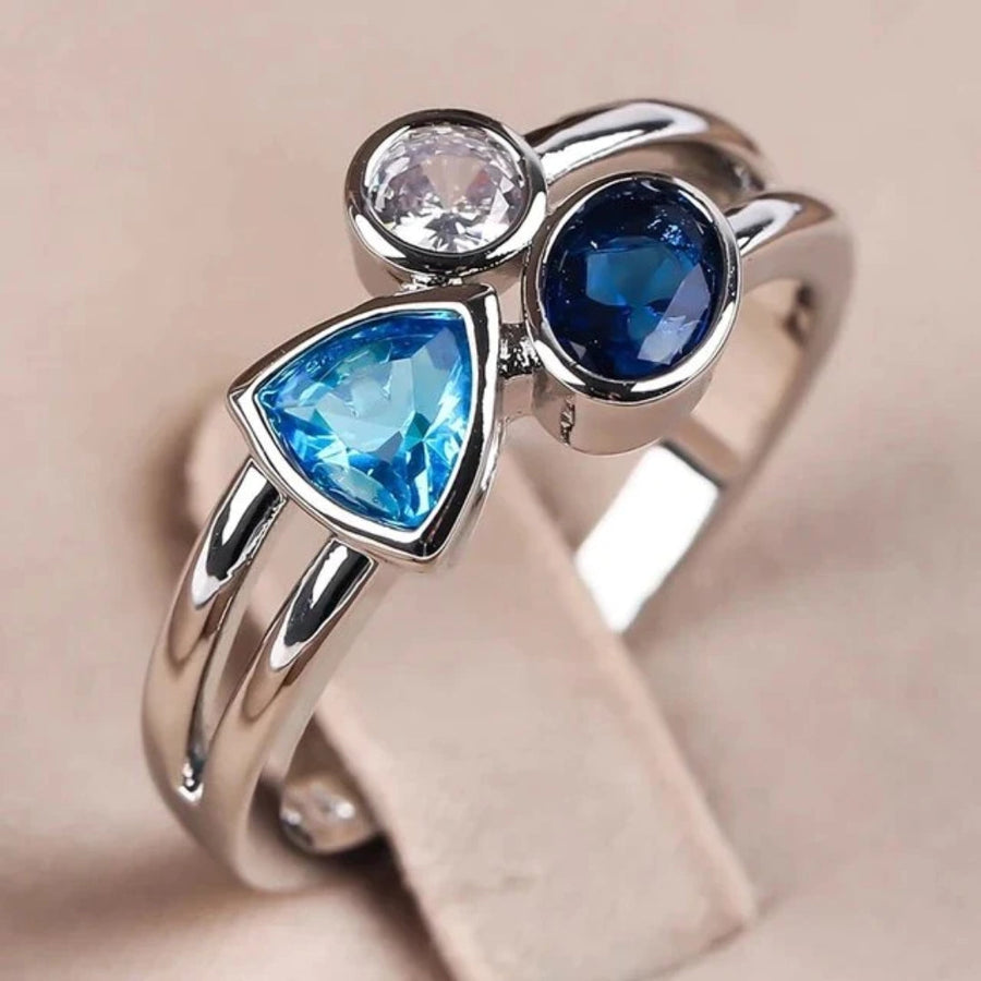 Anillo antiguo con cristales azules