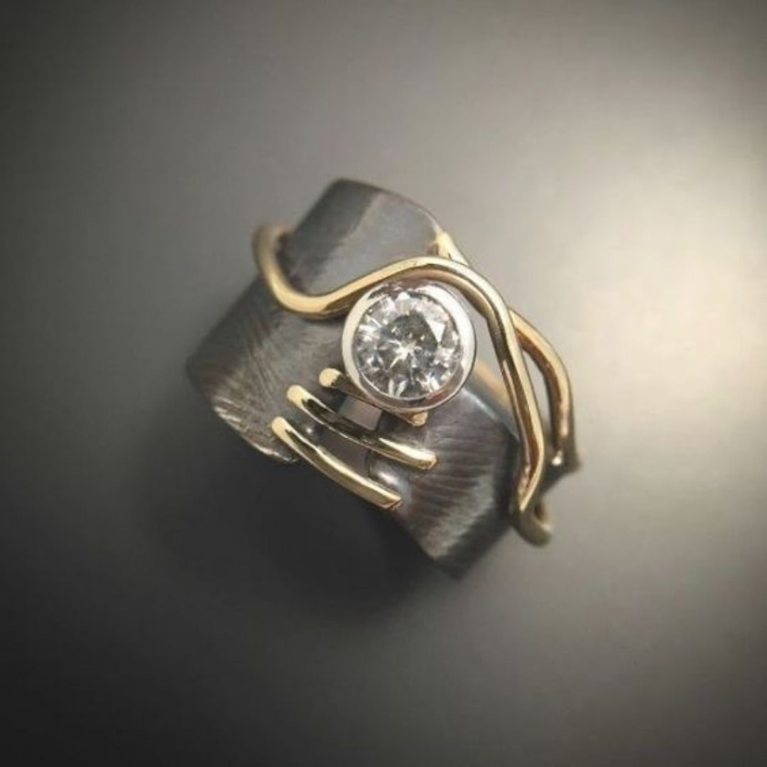 Anillo antiguo con circonita | Plata oscura