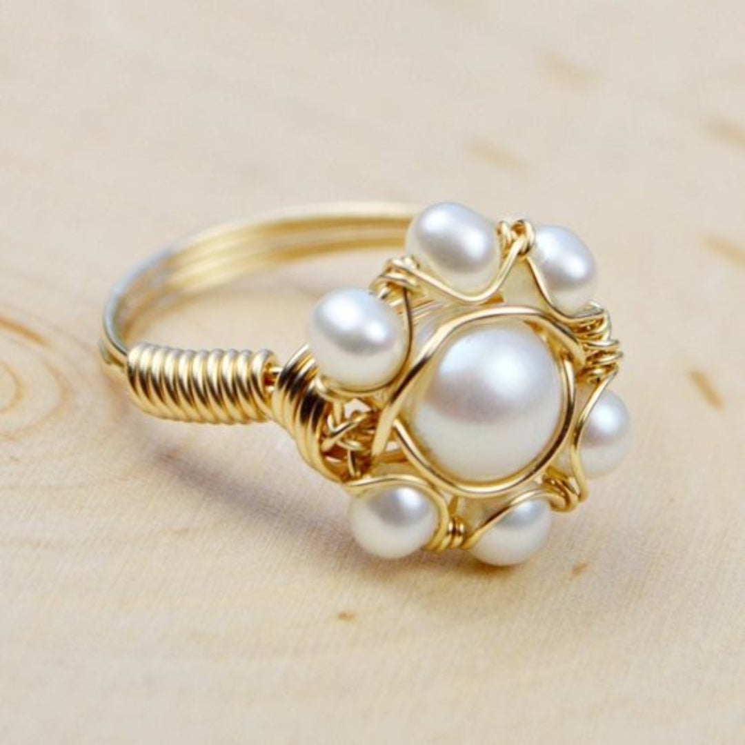 Anillo antiguo con perlas incrustadas | Oro