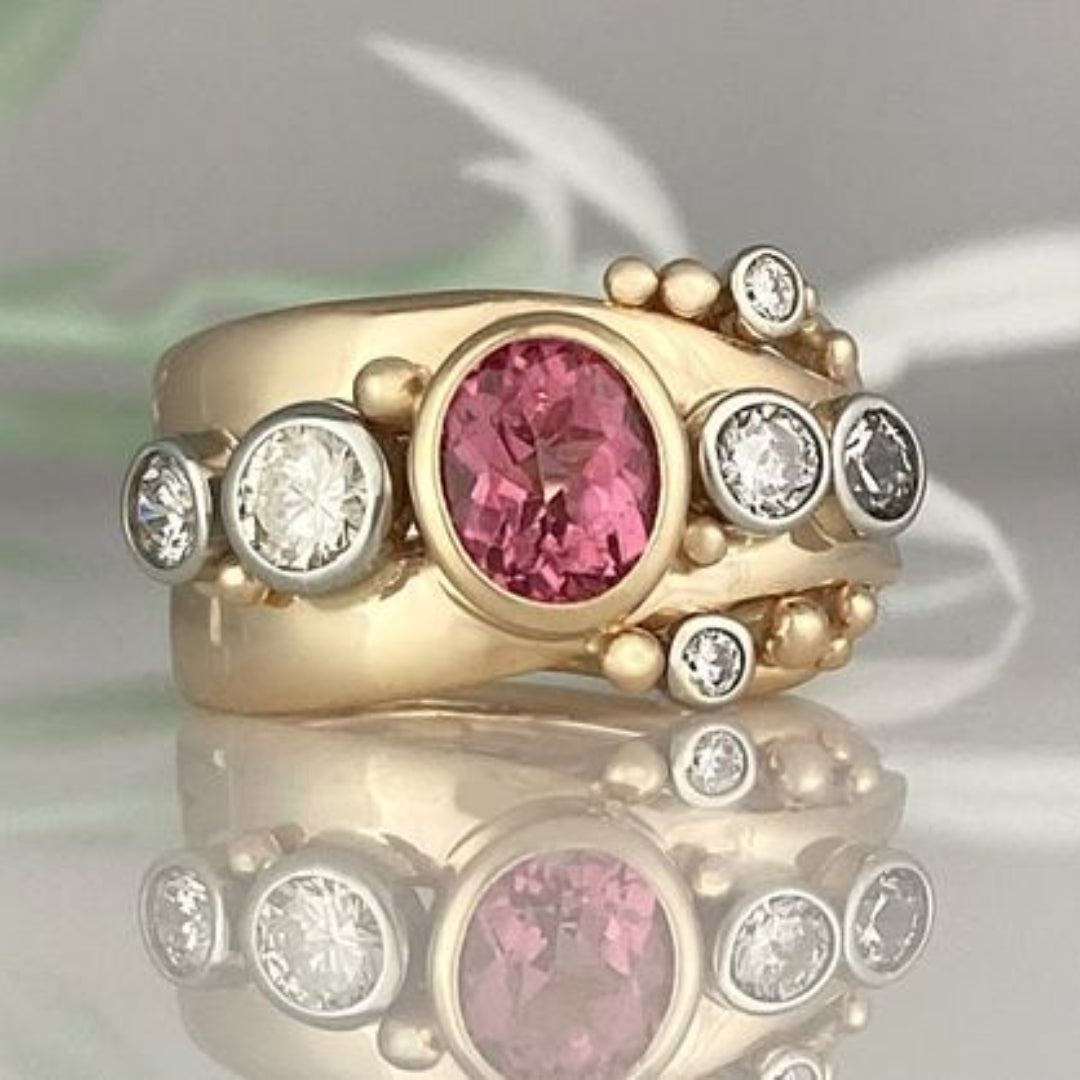 Anillo antiguo con circonita roja | Oro