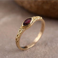 Anillo antiguo con piedra roja | Oro