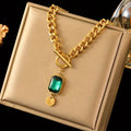 Collar con colgante de esmeralda