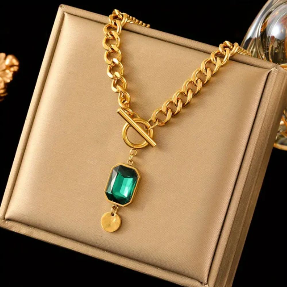 Collar con colgante de esmeralda