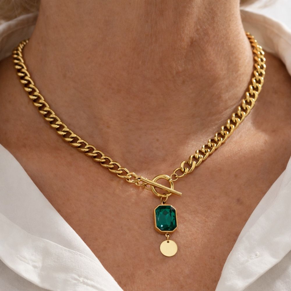 Collar con colgante de esmeralda