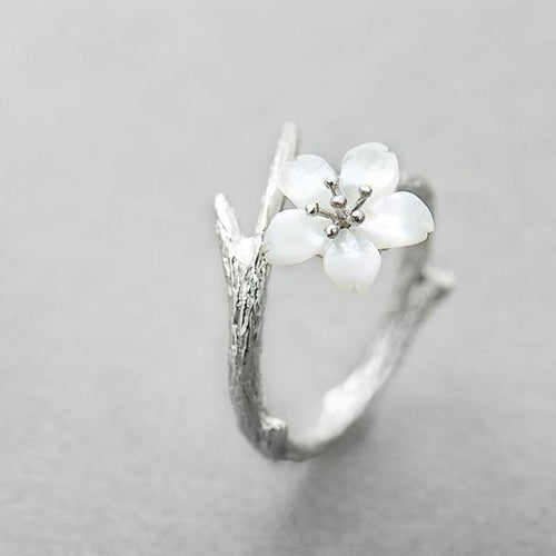 Anillo ajustable Flor blanca antiguo
