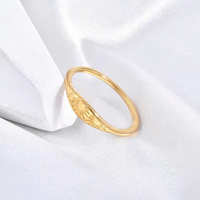 Anillo antiguo con pequeña circonita | Oro
