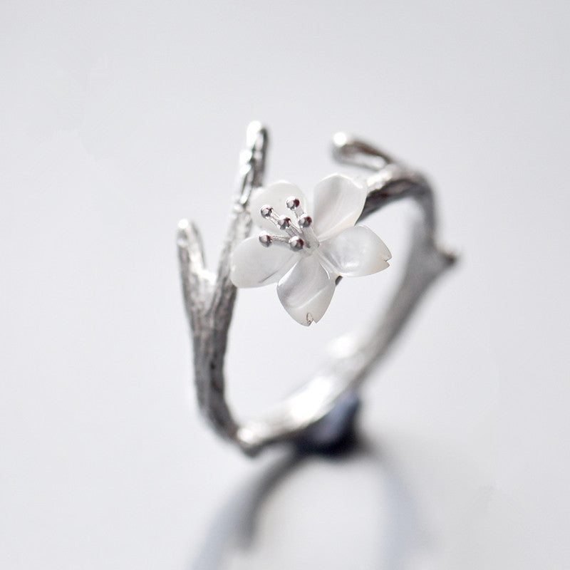 Anillo ajustable Flor blanca antiguo