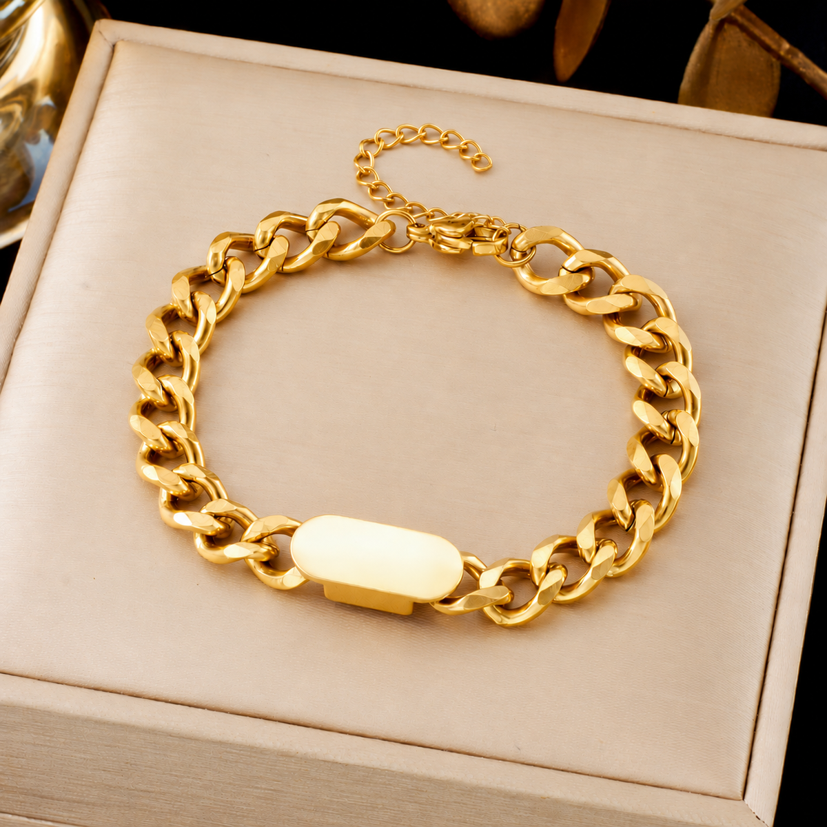Pulsera cadena cubana con chapa | Oro