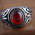 Anillo antiguo con granate