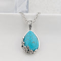 Collar Serena con colgante ornamental | Oro blanco
