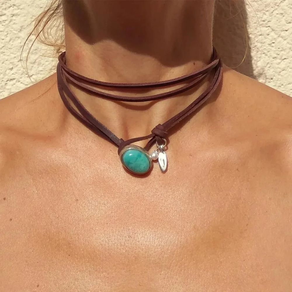 Collar bohemio con colgante turquesa