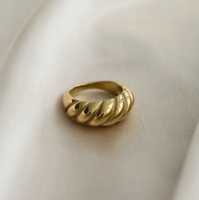 Anillo antiguo ancho