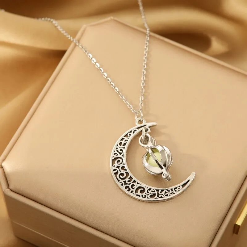 Collar Luna luminosa