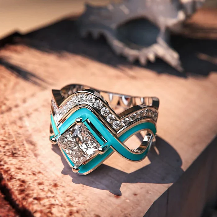 Anillo antiguo con circonita turquesa