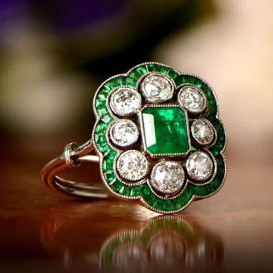 Anillo antiguo con esmeralda