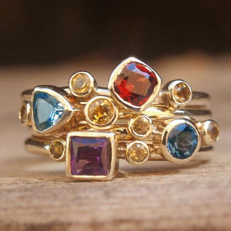 Anillo antiguo con circonitas de colores | Oro