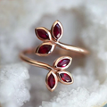 Anillo Hoja con cristal rojo | Oro rosa