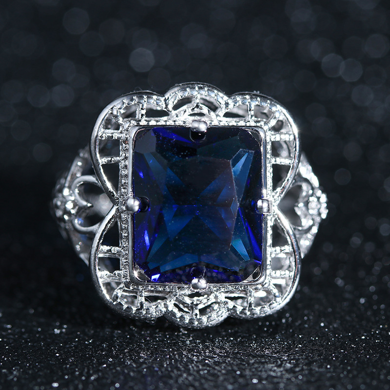 Anillo calado con circonita azul | Plata