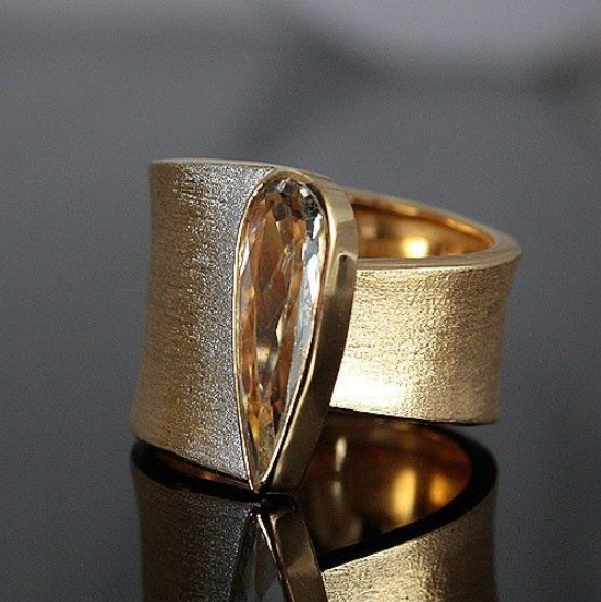 Anillo antiguo tallado | Oro