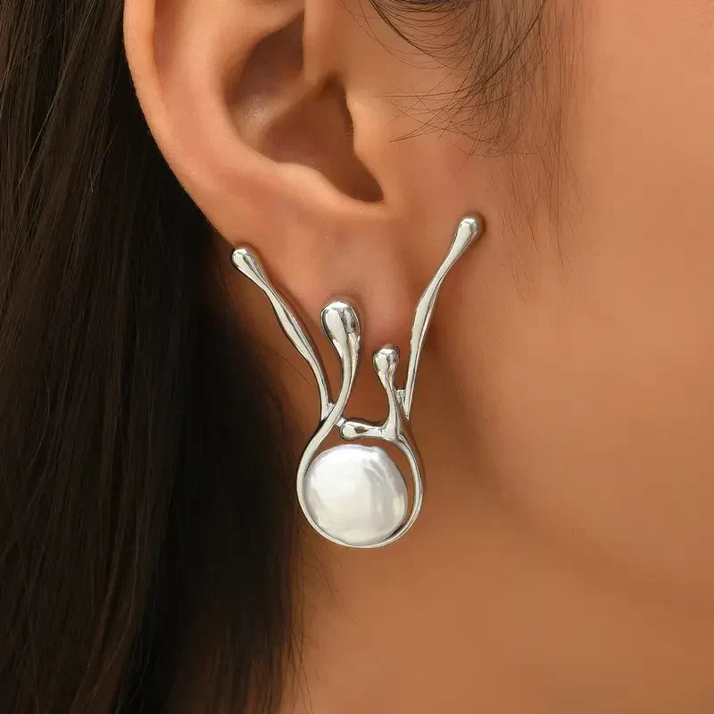 Pendientes antiguos de perla irregular | Oro blanco