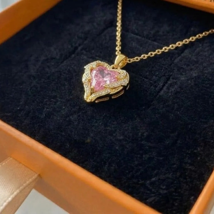 Collar Abrazo de ángel con corazón rosa