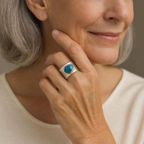 Anillo antiguo con piedra azul oval | Plata