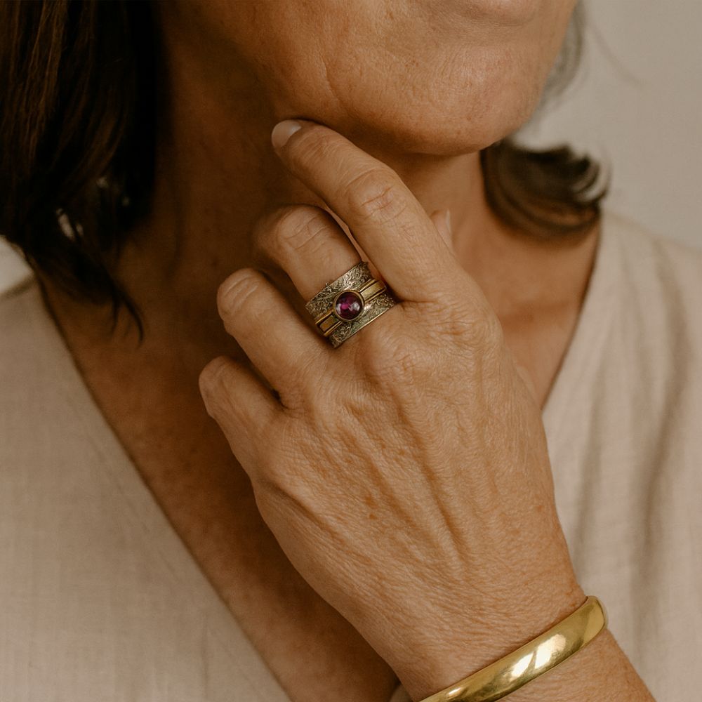 Anillo bohemio de meditación con cristal